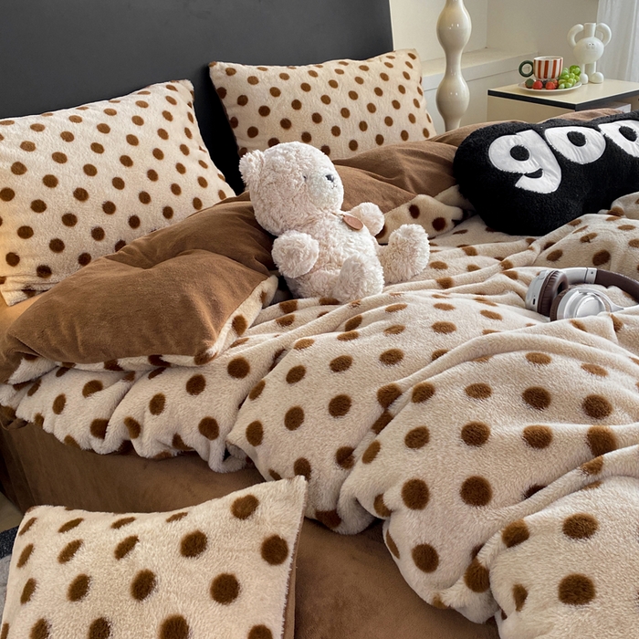 91家纺网 家纺一手货源 找家纺 蝶帕家纺 2025新款兔毛绒印花四件套 波点咖