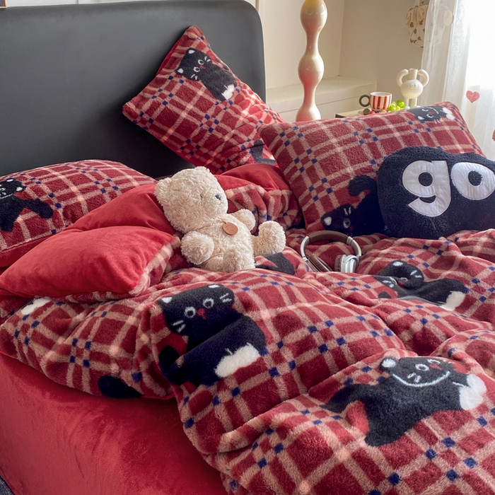 91家纺网 家纺一手货源 找家纺 蝶帕家纺 2025新款兔毛绒印花四件套 红格小黑猫