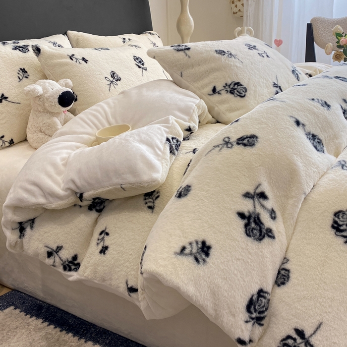 91家纺网 家纺一手货源 找家纺 蝶帕家纺 2025新款兔毛绒印花四件套 水墨玫瑰