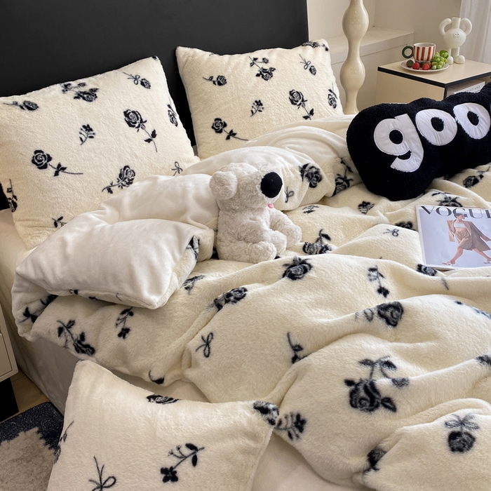 91家纺网 家纺一手货源 找家纺 蝶帕家纺 2025新款兔毛绒印花四件套 水墨玫瑰