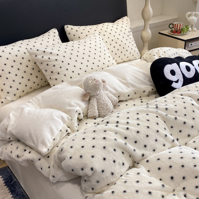 91家纺网 家纺一手货源 找家纺 蝶帕家纺 2025新款兔毛绒印花四件套 小波点