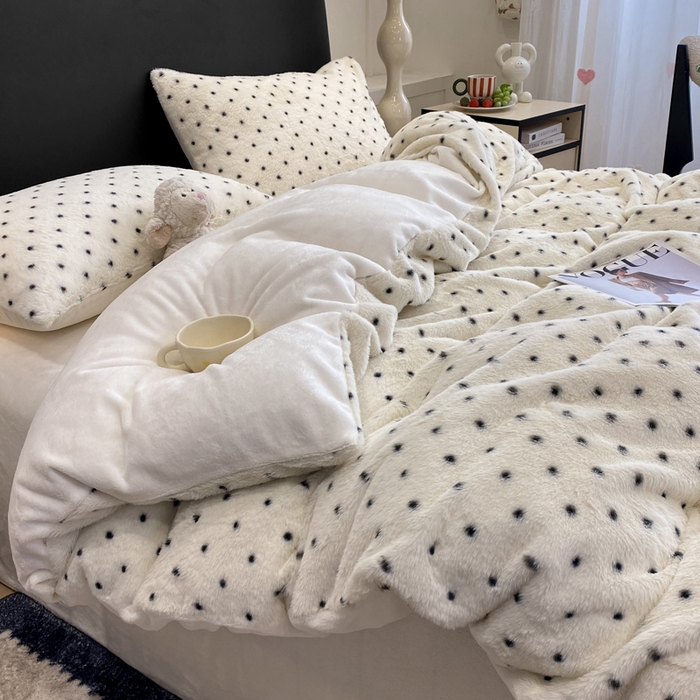 91家纺网 家纺一手货源 找家纺 蝶帕家纺 2025新款兔毛绒印花四件套 小波点