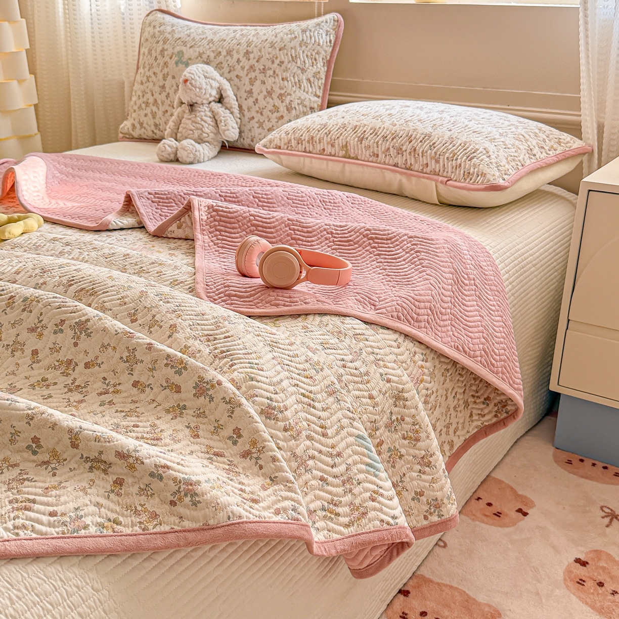 91家纺网 家纺一手货源 找家纺 布兰鸟家纺【1店】 2025新款全棉宝宝绒夹棉床盖单品床盖床盖单件（四季换面用） 鲜花小马