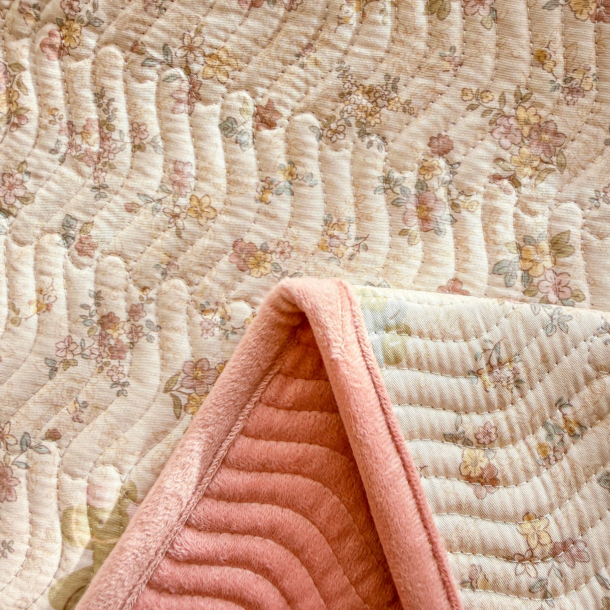 91家纺网 家纺一手货源 找家纺 布兰鸟家纺【1店】 2025新款全棉宝宝绒夹棉床盖单品床盖床盖单件（四季换面用） 鲜花小马