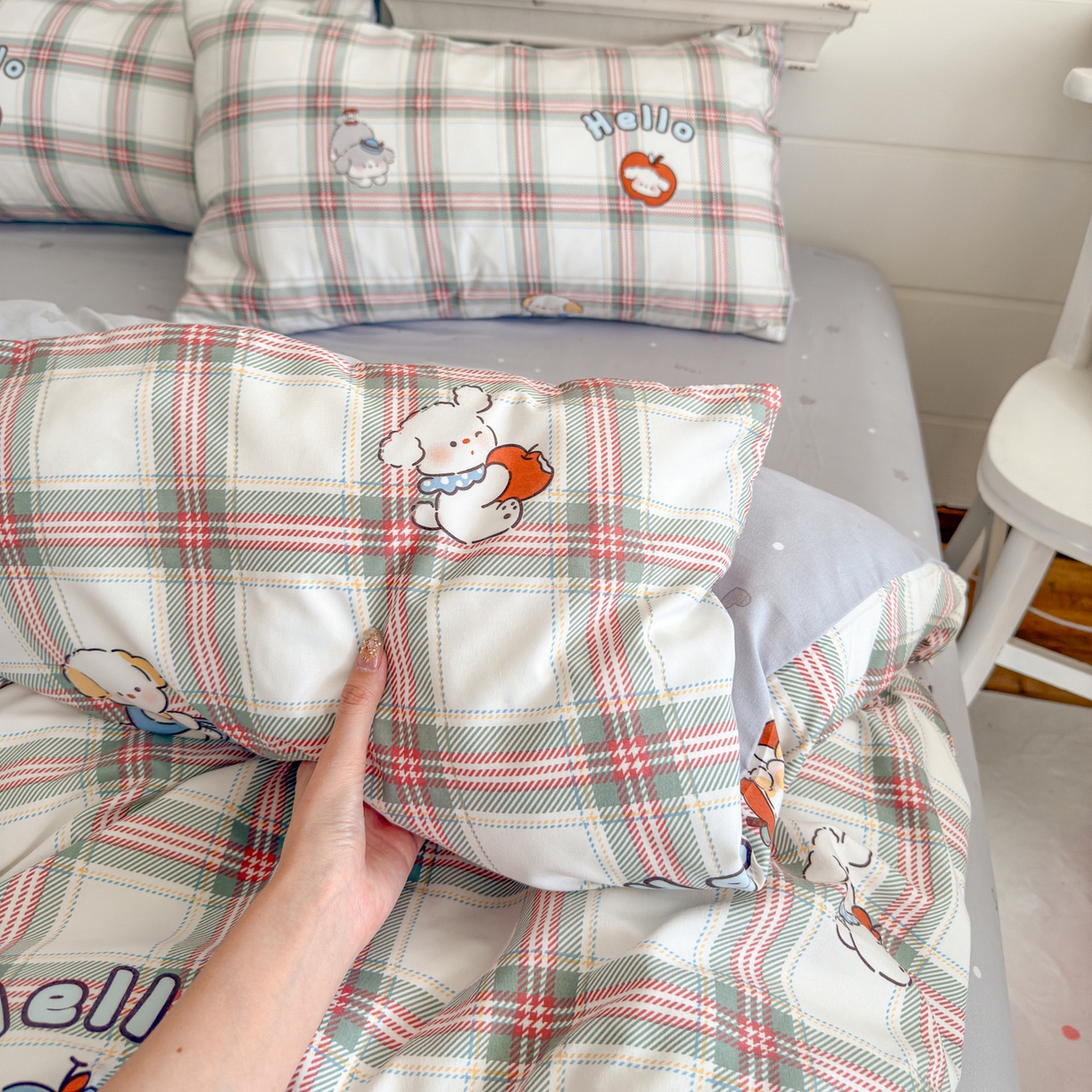 91家纺网 家纺一手货源 找家纺 海岛哥哥 2025新款高克重双层纱糯糯绵印花四件套-萌花系列 萌花系列-复古绿格狗