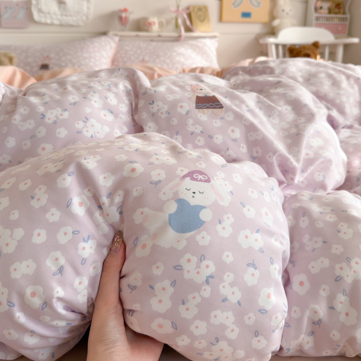 91家纺网 家纺一手货源 找家纺 海岛哥哥 2025新款高克重双层纱糯糯绵印花四件套-萌花系列 萌花系列-兔软软紫