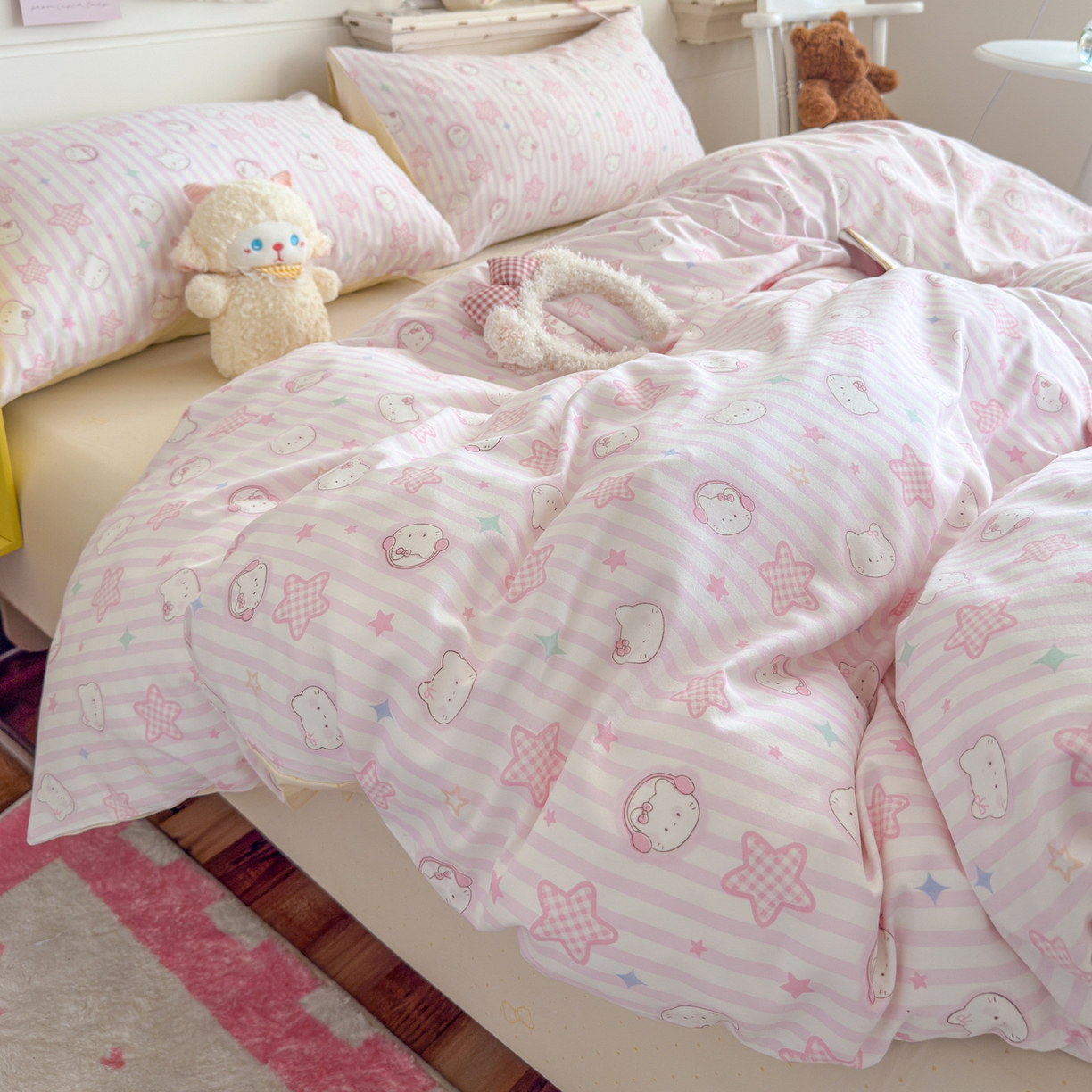 91家纺网 家纺一手货源 找家纺 海岛哥哥 2025新款高克重双层纱糯糯绵印花四件套-萌花系列 萌花系列-星星凯蒂粉