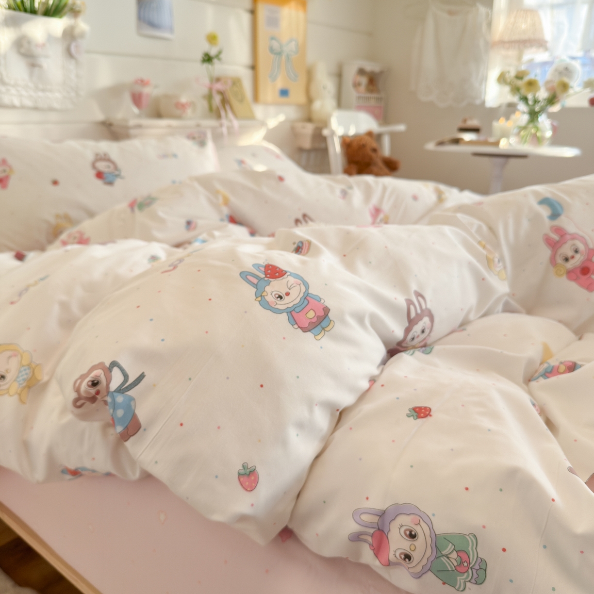 91家纺网 家纺一手货源 找家纺 港岛妹妹 2025新款高克重双层纱糯糯绵印花四件套-萌花系列 萌花系列-娃娃家族