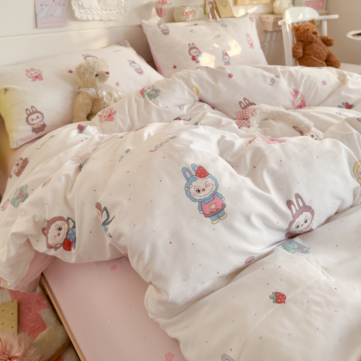 91家纺网 家纺一手货源 找家纺 港岛妹妹 2025新款高克重双层纱糯糯绵印花四件套-萌花系列 萌花系列-娃娃家族