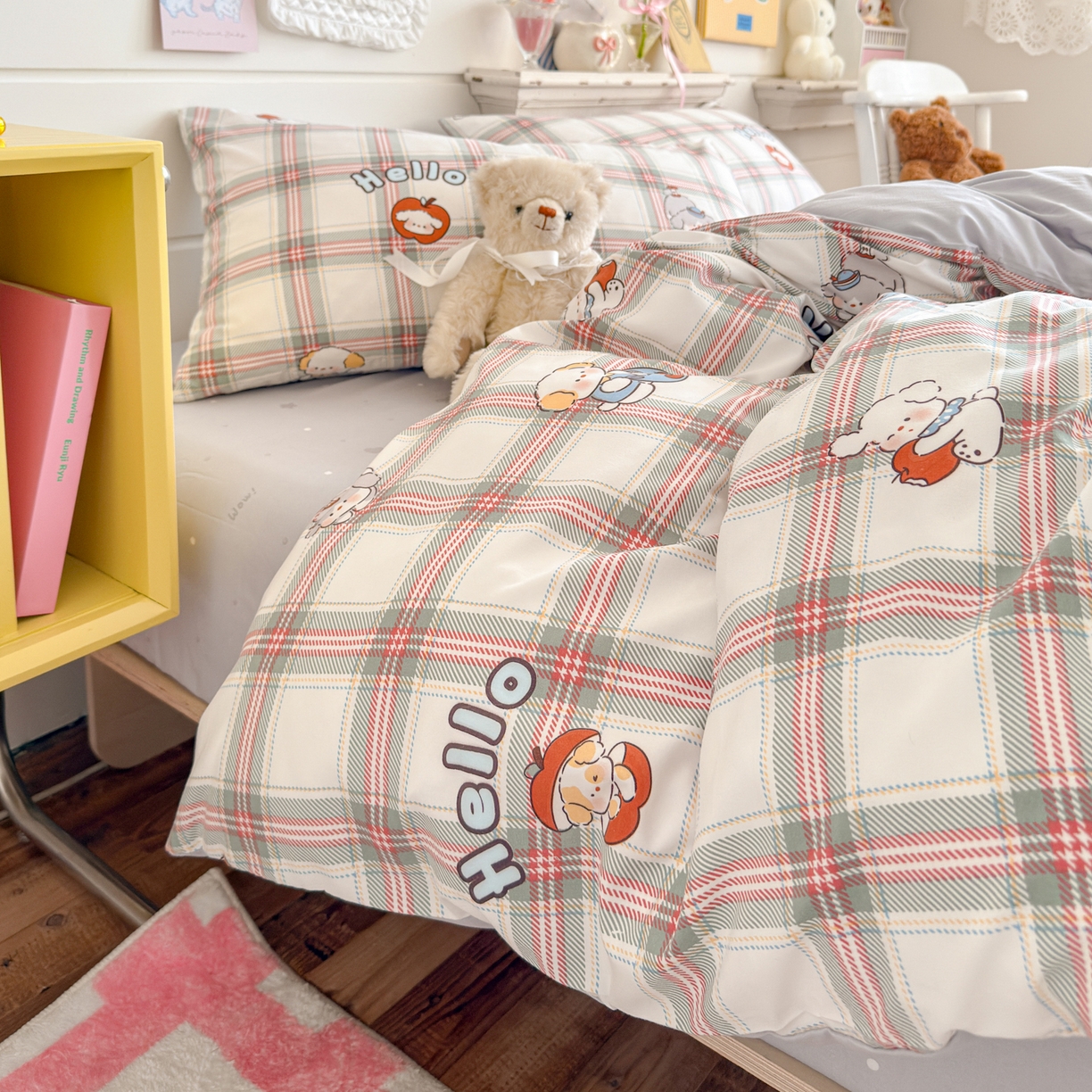 91家纺网 家纺一手货源 找家纺 港岛妹妹 2025新款高克重双层纱糯糯绵印花四件套-萌花系列 萌花系列-复古绿格狗