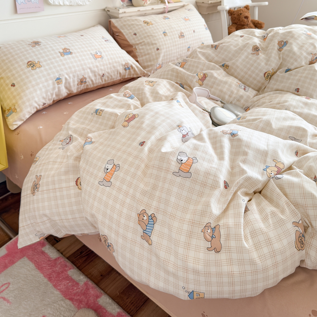 91家纺网 家纺一手货源 找家纺 港岛妹妹 2025新款高克重双层纱糯糯绵印花四件套-萌花系列 萌花系列-格子萌狗