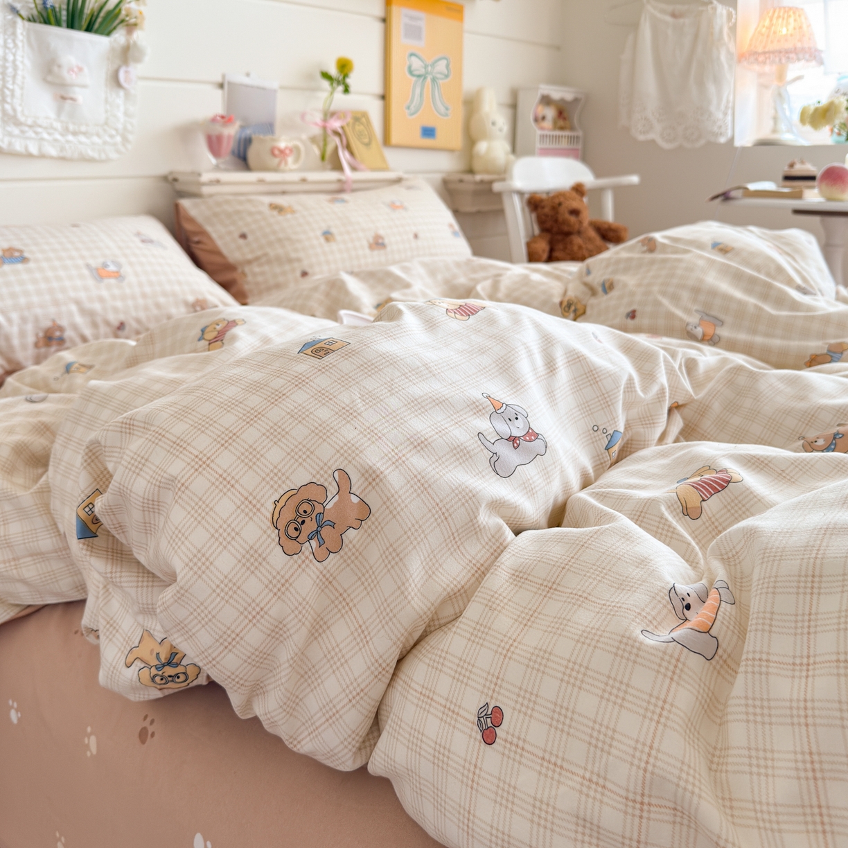 91家纺网 家纺一手货源 找家纺 港岛妹妹 2025新款高克重双层纱糯糯绵印花四件套-萌花系列 萌花系列-格子萌狗