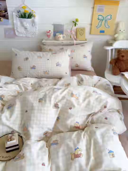 91家纺网 家纺一手货源 找家纺 港岛妹妹 2025新款高克重双层纱糯糯绵印花四件套-萌花系列 萌花系列-格子萌狗