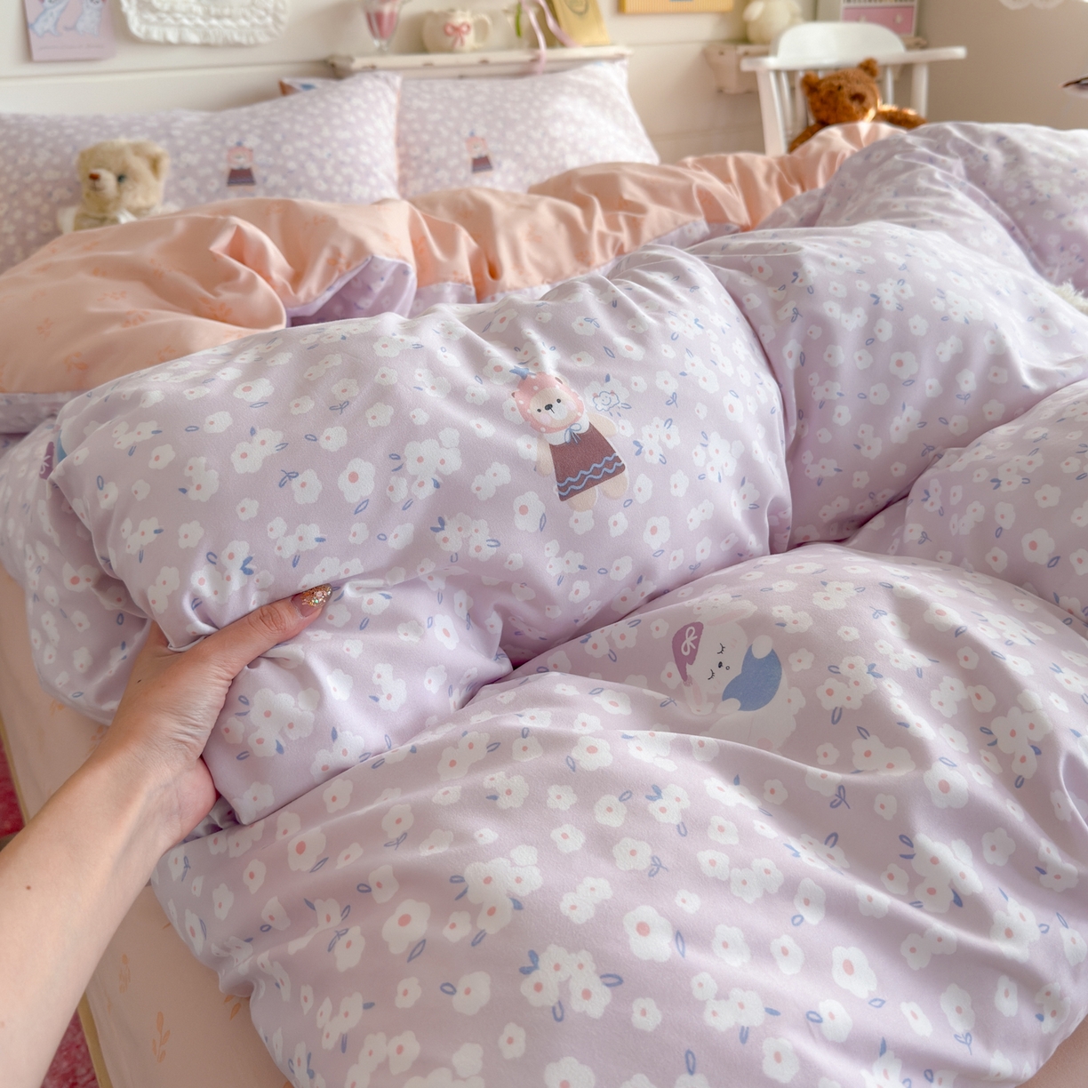 91家纺网 家纺一手货源 找家纺 港岛妹妹 2025新款高克重双层纱糯糯绵印花四件套-萌花系列 萌花系列-兔软软紫