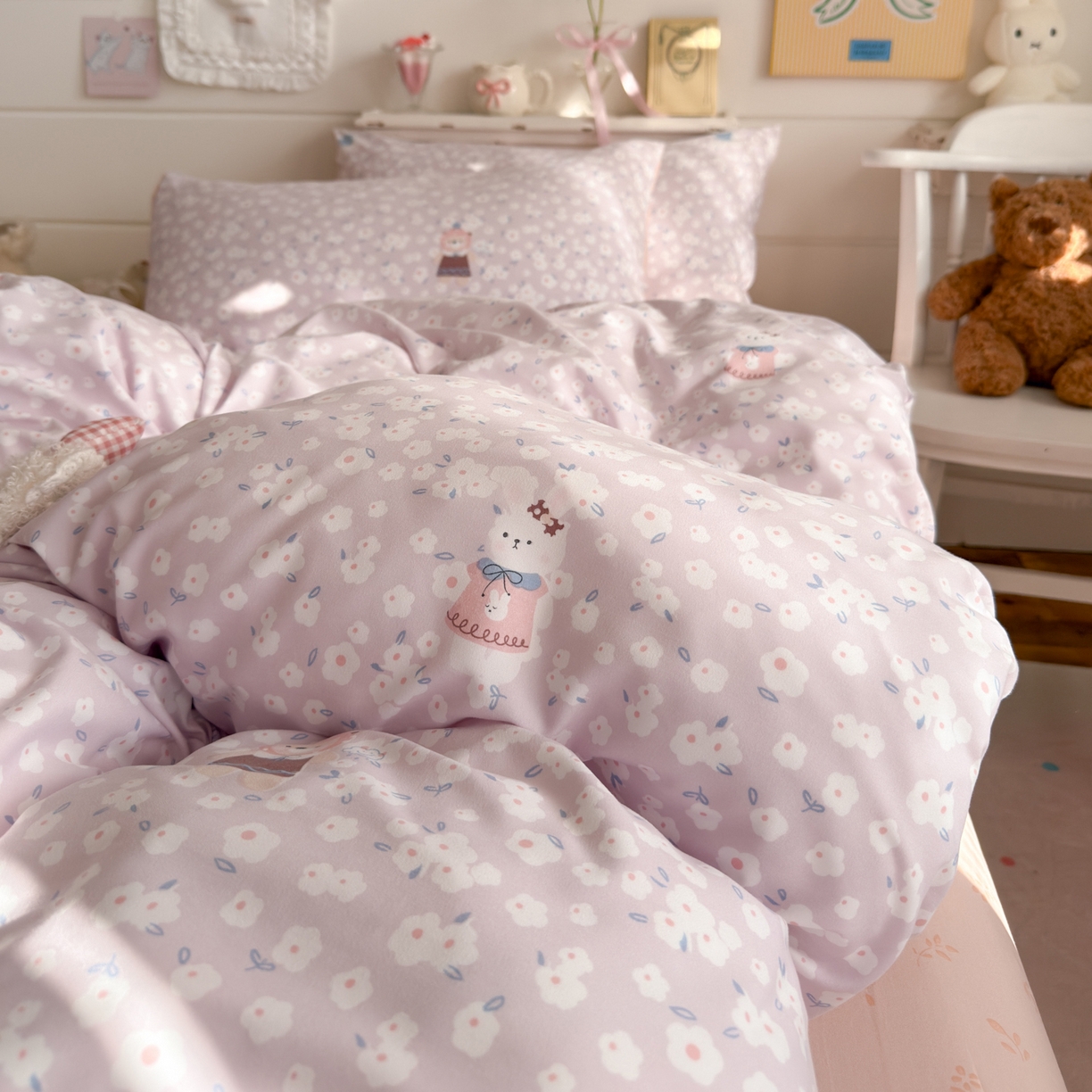 91家纺网 家纺一手货源 找家纺 港岛妹妹 2025新款高克重双层纱糯糯绵印花四件套-萌花系列 萌花系列-兔软软紫