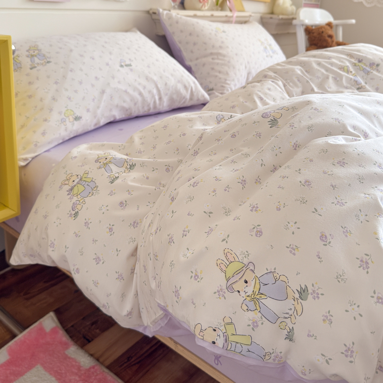 91家纺网 家纺一手货源 找家纺 港岛妹妹 2025新款高克重双层纱糯糯绵印花四件套-萌花系列 萌花系列-兔子花园米