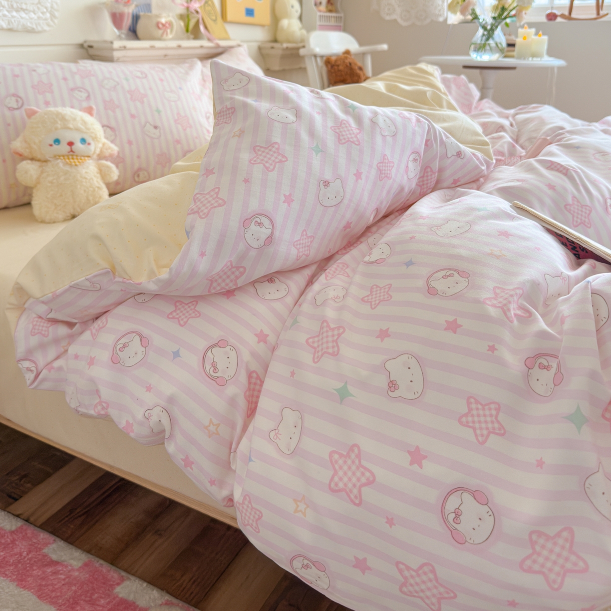 91家纺网 家纺一手货源 找家纺 港岛妹妹 2025新款高克重双层纱糯糯绵印花四件套-萌花系列 萌花系列-星星凯蒂粉