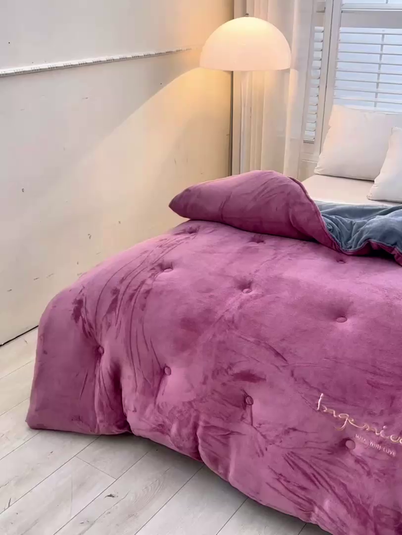 91家纺网 家纺一手货源 找家纺 （总）金柚子家纺 2025新款牛奶绒刺绣冬被