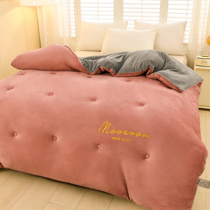 91家纺网 家纺一手货源 找家纺 （总）金柚子家纺 2025新款牛奶绒刺绣冬被