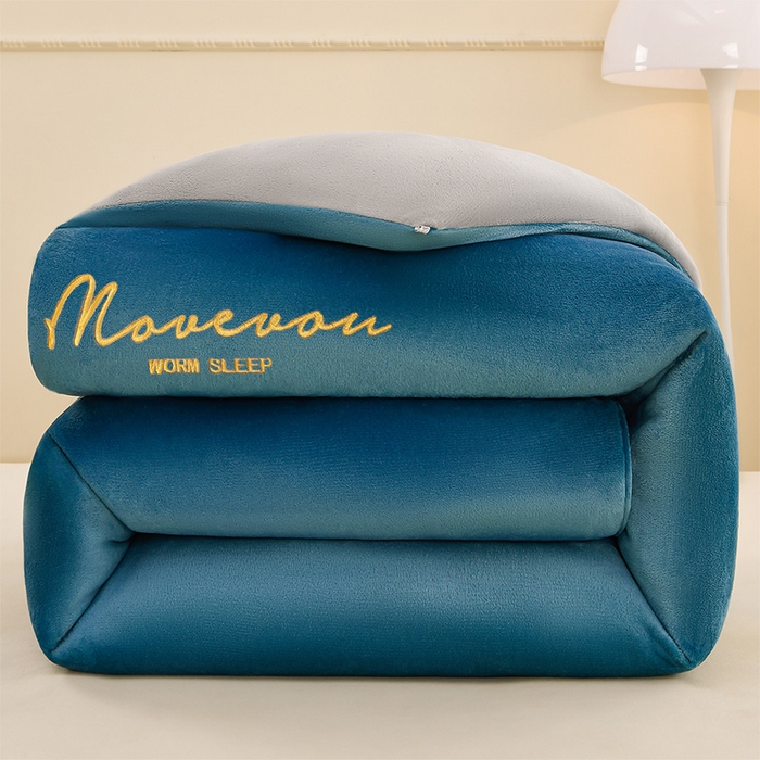 91家纺网 家纺一手货源 找家纺 金柚子家纺 2025新款牛奶绒刺绣冬被 宾利蓝