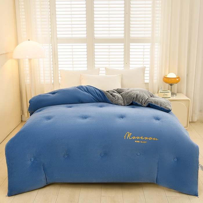 91家纺网 家纺一手货源 找家纺 金柚子家纺 2025新款牛奶绒刺绣冬被 藏青