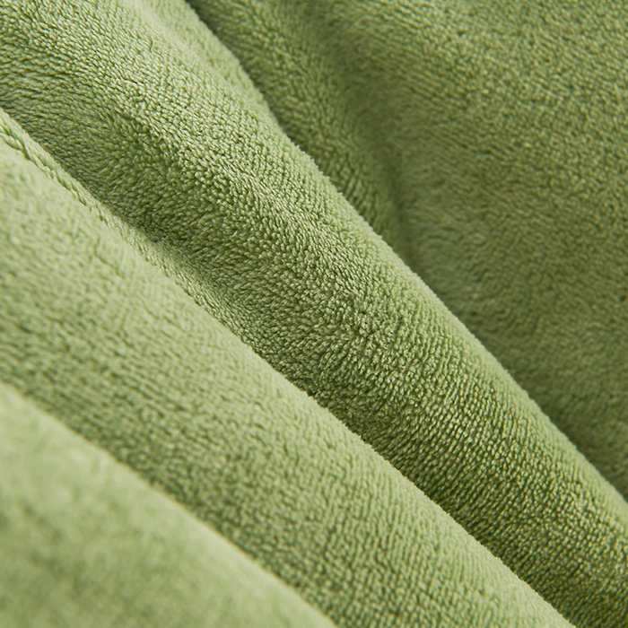 91家纺网 家纺一手货源 找家纺 金柚子家纺 2025新款牛奶绒刺绣冬被 抹茶绿