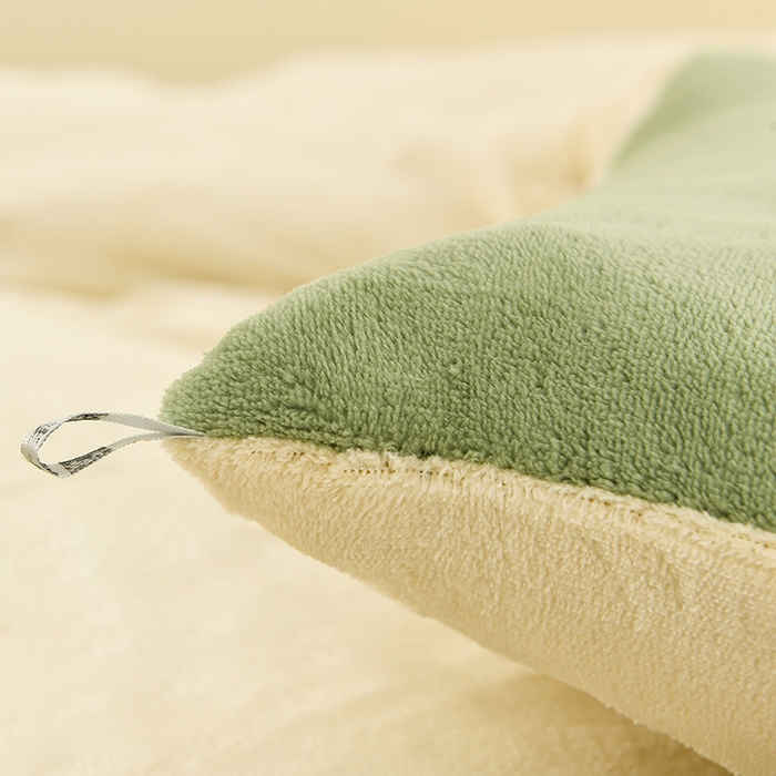 91家纺网 家纺一手货源 找家纺 金柚子家纺 2025新款牛奶绒刺绣冬被 抹茶绿