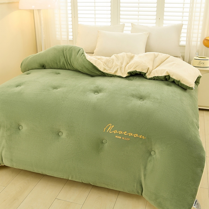 91家纺网 家纺一手货源 找家纺 金柚子家纺 2025新款牛奶绒刺绣冬被 抹茶绿