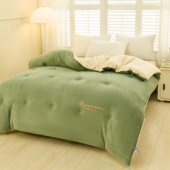 91家纺网 家纺一手货源 找家纺 金柚子家纺 2025新款牛奶绒刺绣冬被 抹茶绿