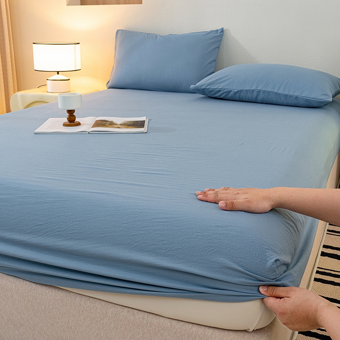 91家纺网 家纺一手货源 找家纺 桔禾家纺 2025新款水洗皱皱云感棉纯色床笠 宾利蓝