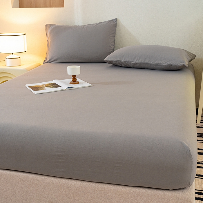 91家纺网 家纺一手货源 找家纺 桔禾家纺 2025新款水洗皱皱云感棉纯色床笠 高级灰