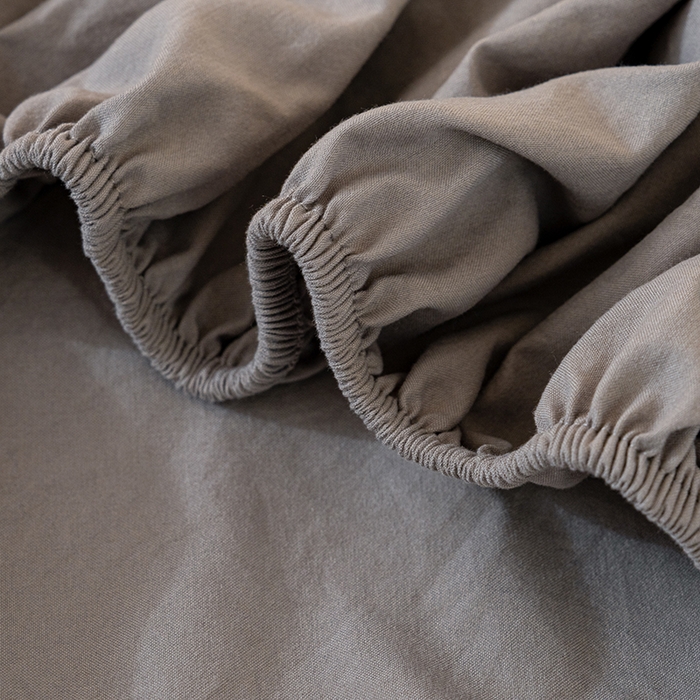 91家纺网 家纺一手货源 找家纺 桔禾家纺 2025新款水洗皱皱云感棉纯色床笠 高级灰