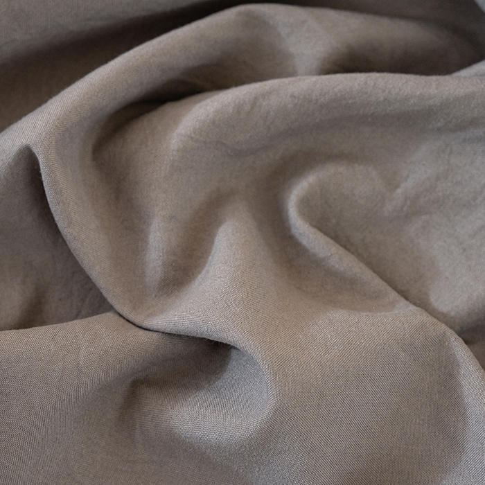91家纺网 家纺一手货源 找家纺 桔禾家纺 2025新款水洗皱皱云感棉纯色床笠 高级灰