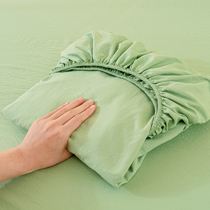 91家纺网 家纺一手货源 找家纺 桔禾家纺 2025新款水洗皱皱云感棉纯色床笠 苹果绿