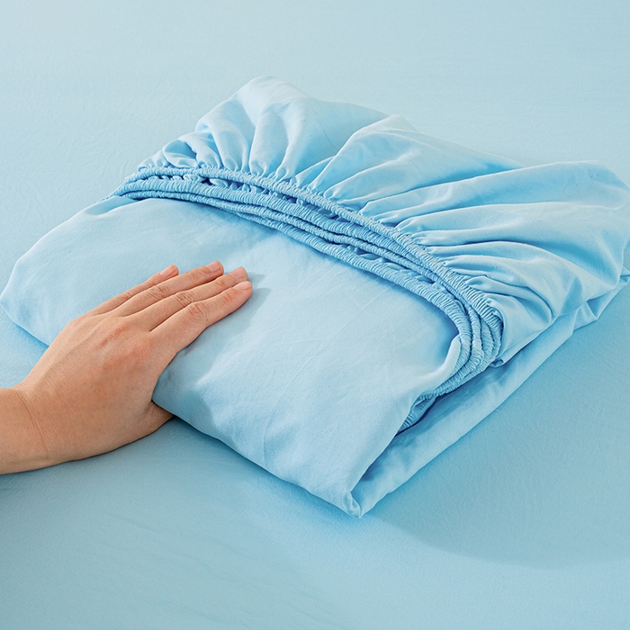 91家纺网 家纺一手货源 找家纺 桔禾家纺 2025新款水洗皱皱云感棉纯色床笠 晴空蓝