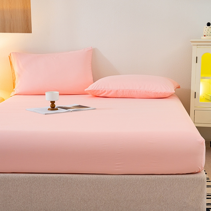 91家纺网 家纺一手货源 找家纺 桔禾家纺 2025新款水洗皱皱云感棉纯色床笠 樱花粉