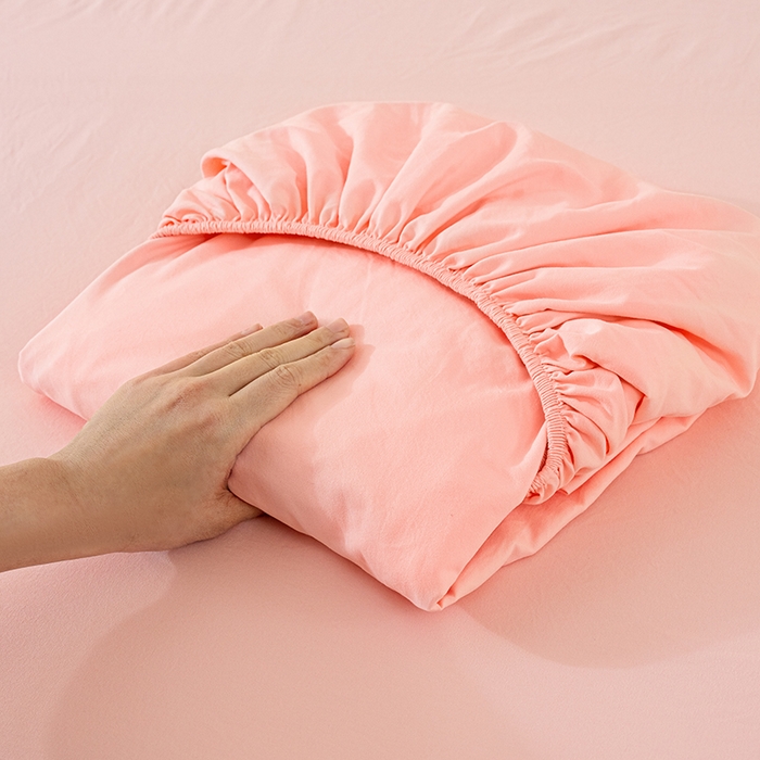 91家纺网 家纺一手货源 找家纺 桔禾家纺 2025新款水洗皱皱云感棉纯色床笠 樱花粉