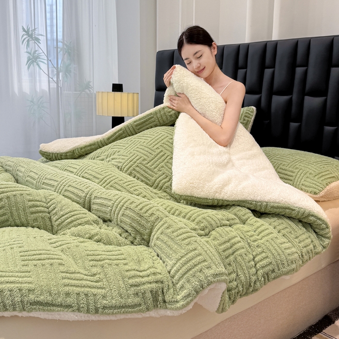 91家纺网 家纺一手货源 找家纺 默忆 2025新款塔芙绒提花冬被被子被芯 草绿色