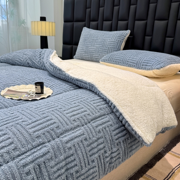 91家纺网 家纺一手货源 找家纺 默忆 2025新款塔芙绒提花冬被被子被芯 雾曼蓝