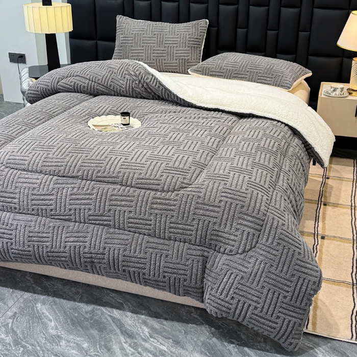 91家纺网 家纺一手货源 找家纺 默忆 2025新款塔芙绒提花冬被被子被芯 卡灰色