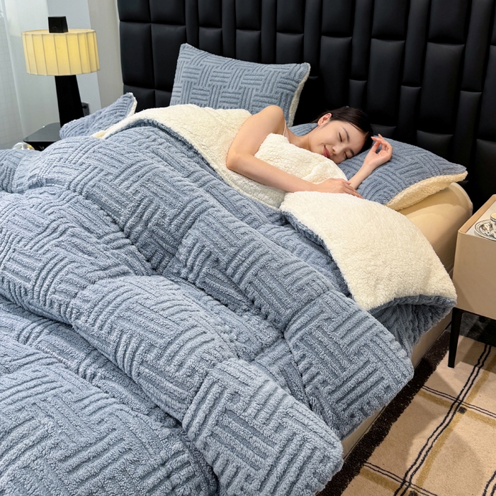 91家纺网 家纺一手货源 找家纺 默忆 2025新款塔芙绒提花冬被被子被芯 雾曼蓝