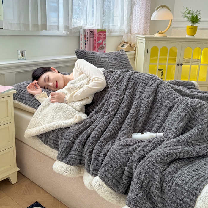 91家纺网 家纺一手货源 找家纺 默忆 2025新款塔芙绒提花毛毯 冰川灰