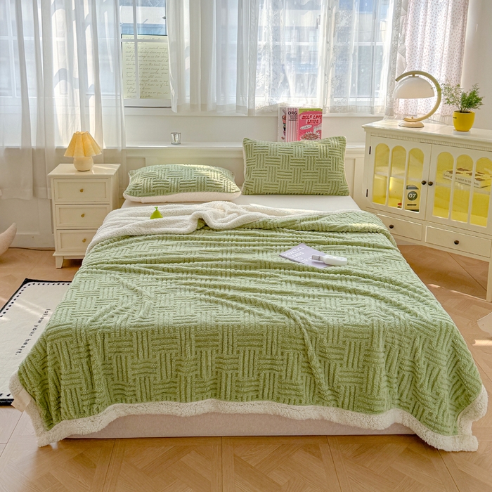 91家纺网 家纺一手货源 找家纺 默忆 2025新款塔芙绒提花毛毯 草木绿