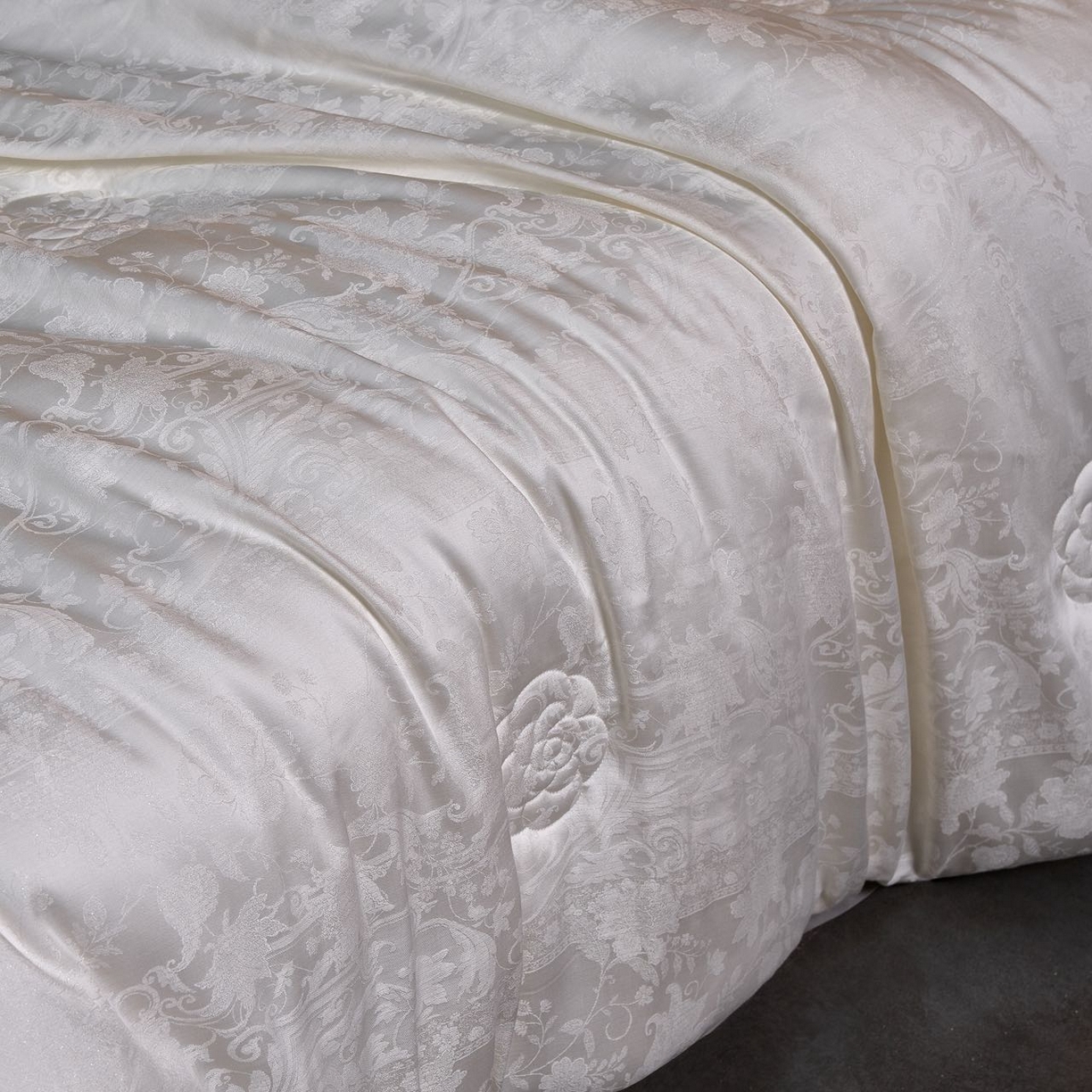 91家纺网 家纺一手货源 找家纺 （总）朴罗 （ 原岚图） 2025新款臻品色织蚕丝羊绒被被子被芯