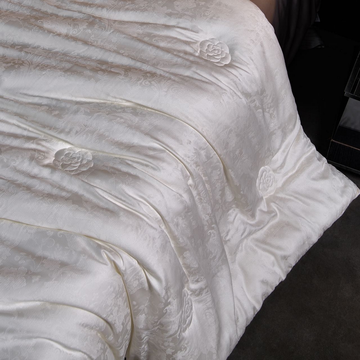 91家纺网 家纺一手货源 找家纺 （总）朴罗 （ 原岚图） 2025新款臻品色织蚕丝羊绒被被子被芯