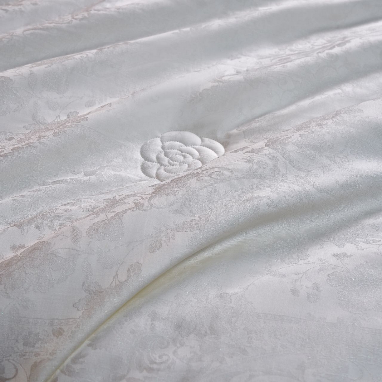 91家纺网 家纺一手货源 找家纺 （总）朴罗 （ 原岚图） 2025新款臻品色织蚕丝羊绒被被子被芯