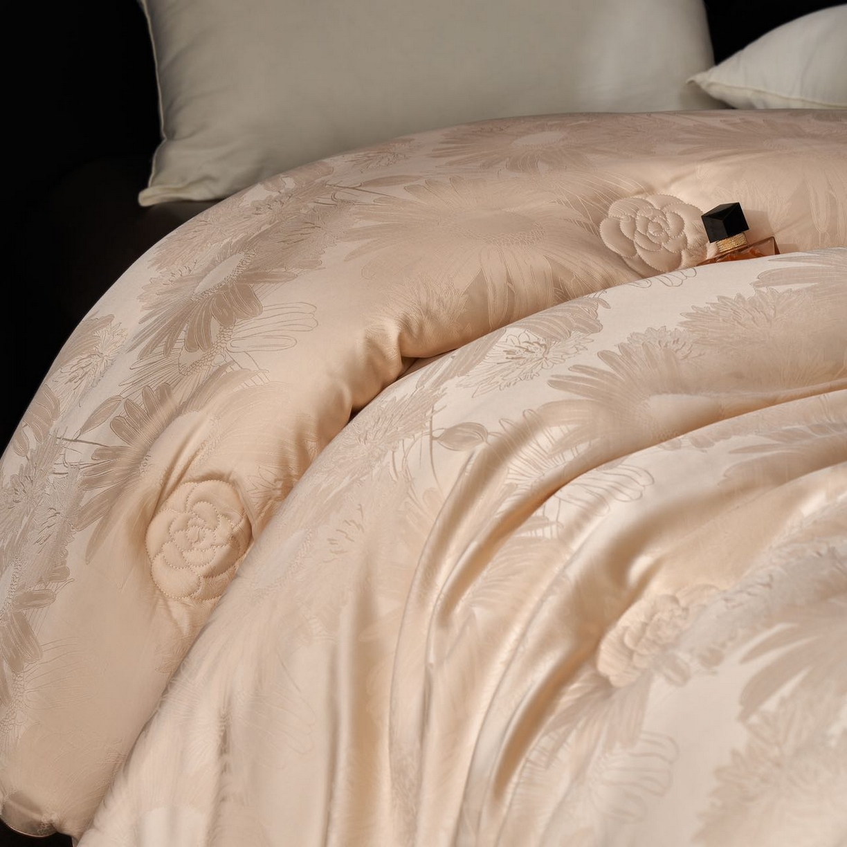 91家纺网 家纺一手货源 找家纺 （总）朴罗 （ 原岚图） 2025新款臻品色织蚕丝羊绒被被子被芯-莫奈之约