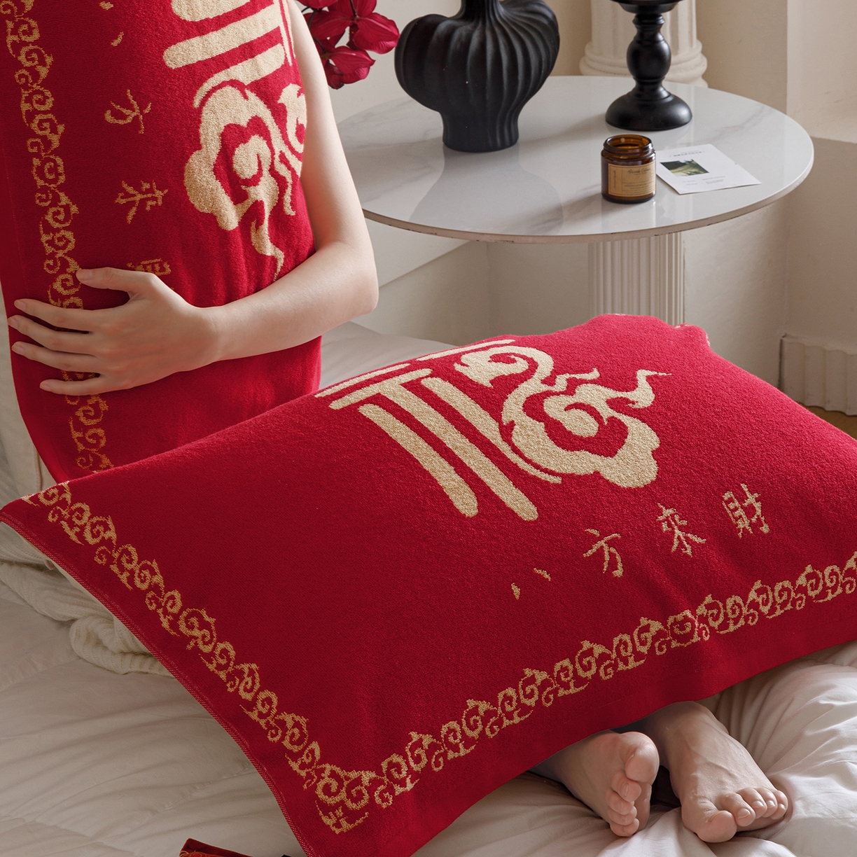 91家纺网 家纺一手货源 找家纺 （总）爱港家纺 2025专版新款老式全棉大红枕巾结婚枕巾喜庆百福枕巾