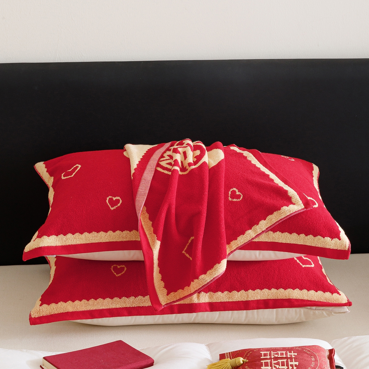 91家纺网 家纺一手货源 找家纺 爱港家纺 2025专版新款老式全棉大红枕巾结婚枕巾喜庆百福枕巾 童话喜韵