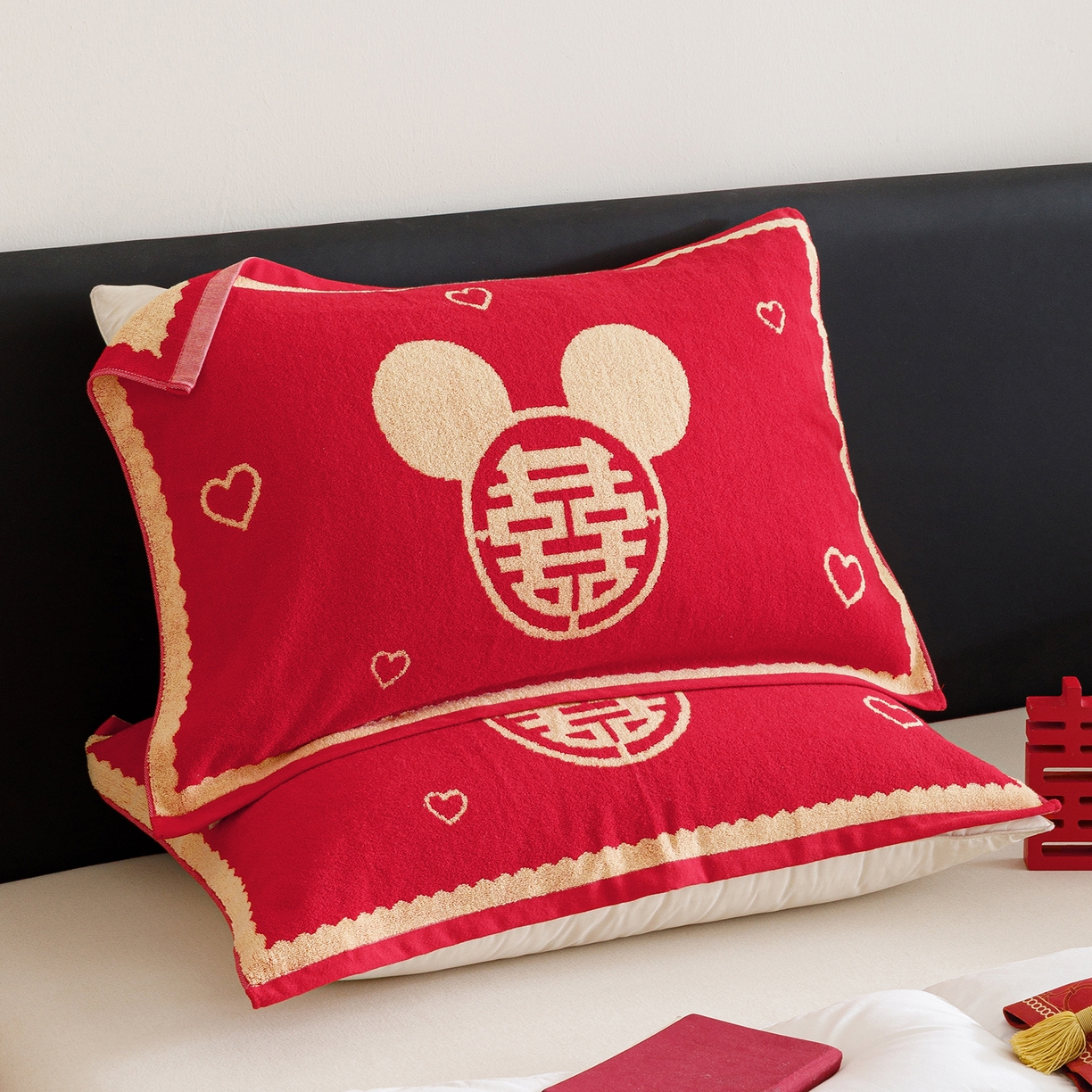 91家纺网 家纺一手货源 找家纺 爱港家纺 2025专版新款老式全棉大红枕巾结婚枕巾喜庆百福枕巾 童话喜韵